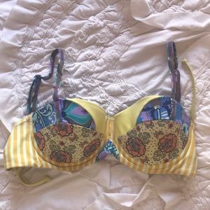 Trendy bathing suit top